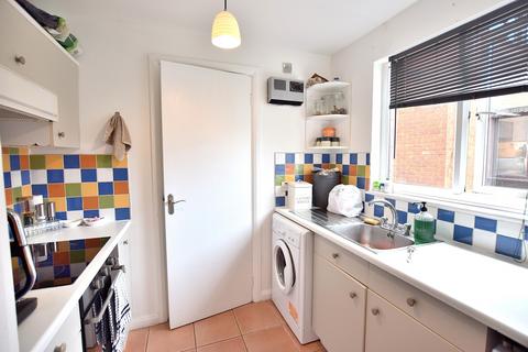1 bedroom detached house to rent, Hamilton Way, London, Greater London. N13