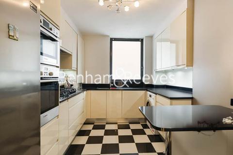 3 bedroom apartment to rent, Kensington West, Kensington W14