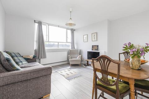 1 bedroom flat for sale, Sunray Avenue, London