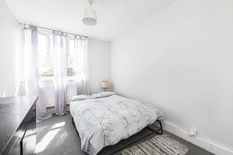 1 bedroom flat for sale, Sunray Avenue, London