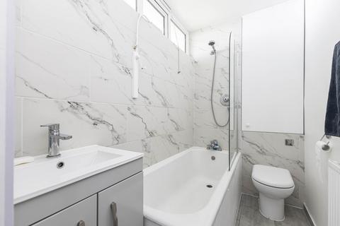 1 bedroom flat for sale, Sunray Avenue, London