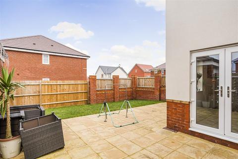 4 bedroom detached house to rent, 35 Bligny Crescent, Bicton Heath, Shrewsbury, SY3 5FE