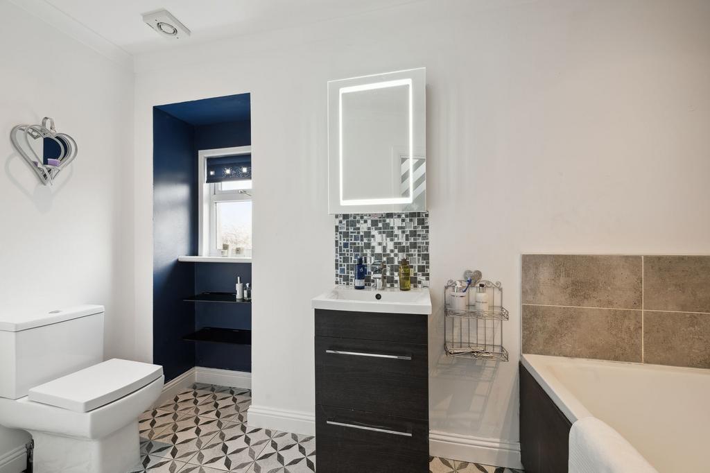 Family Bathroom  Downstairs