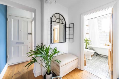 10, Ravensbourne House Arlington Road, Twickenham, TW1 2AX