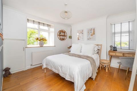 10, Ravensbourne House Arlington Road, Twickenham, TW1 2AX