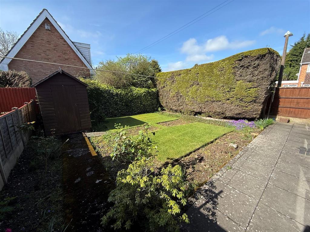 LC15 Garden.jpg