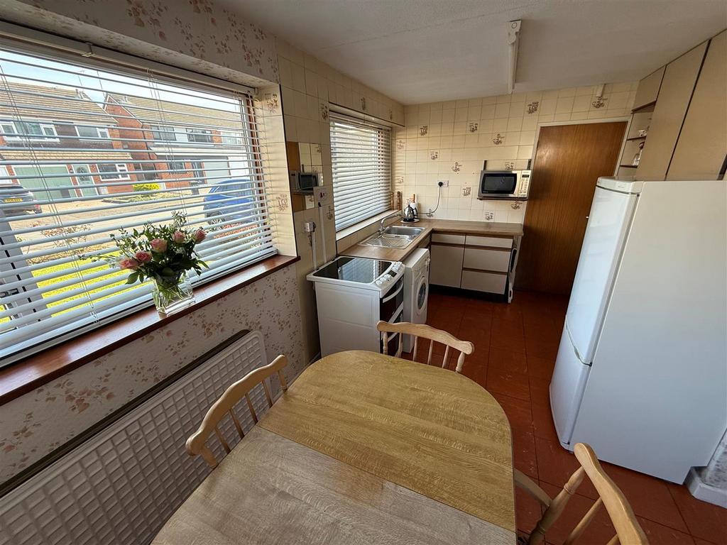 LC15 Kitchen.jpg