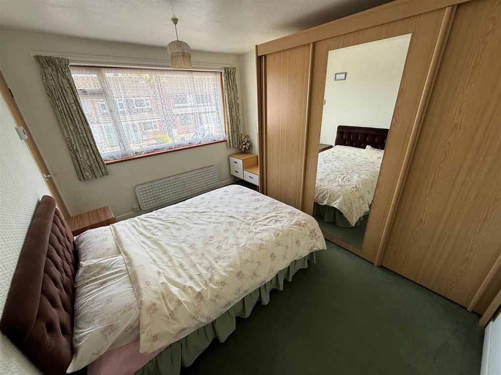 LC15 Bed2.jpg