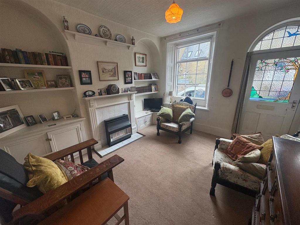 Living Room2.jpg
