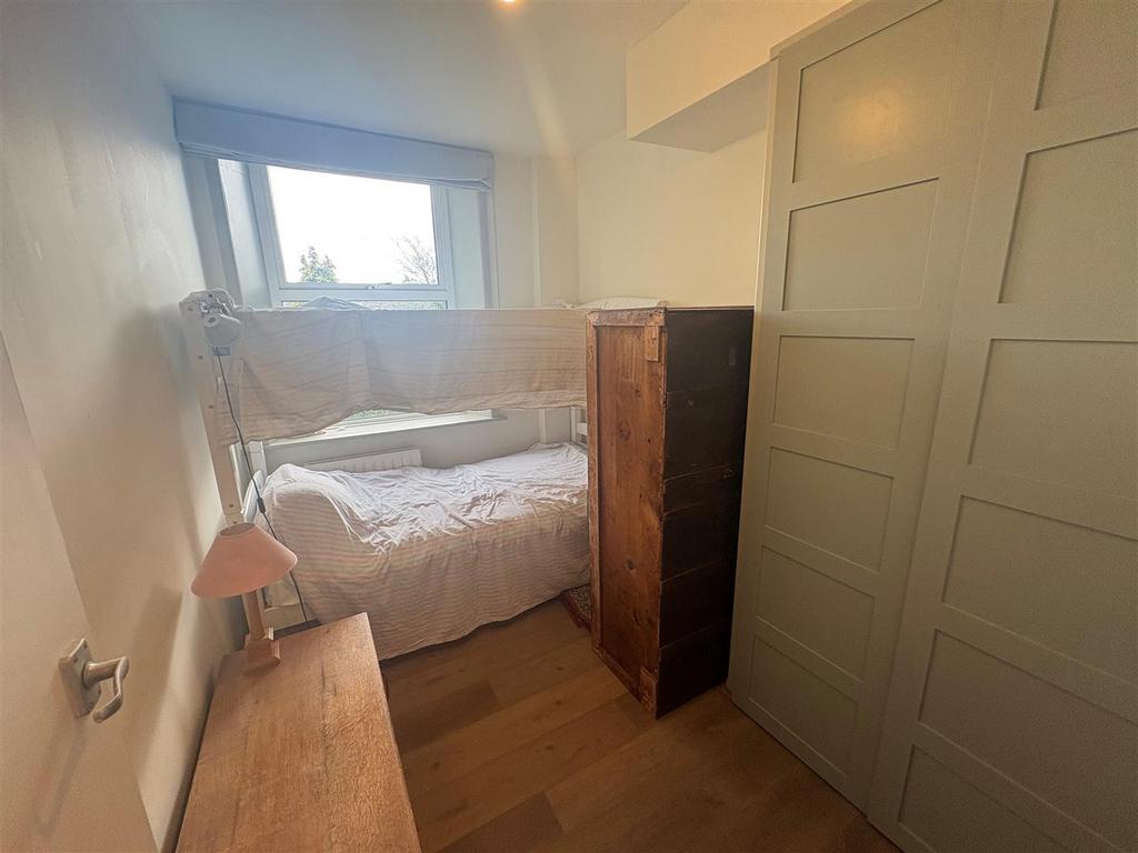 Bedroom1.jpg