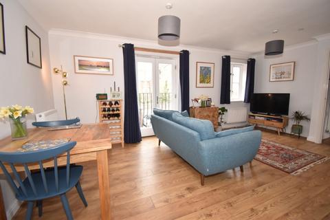 17 Veale Drive, Exeter, EX2 5GW