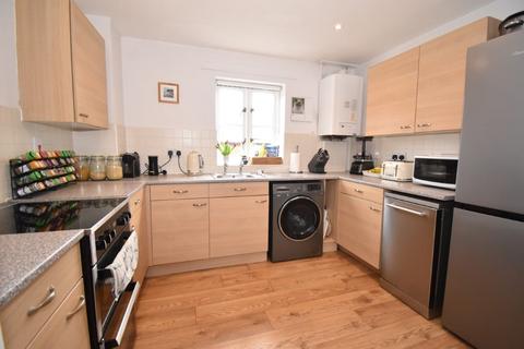 17 Veale Drive, Exeter, EX2 5GW