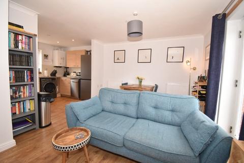 17 Veale Drive, Exeter, EX2 5GW