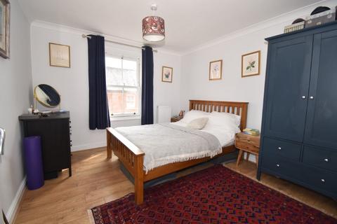 17 Veale Drive, Exeter, EX2 5GW