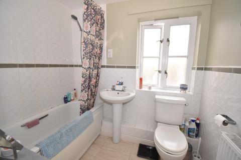 17 Veale Drive, Exeter, EX2 5GW