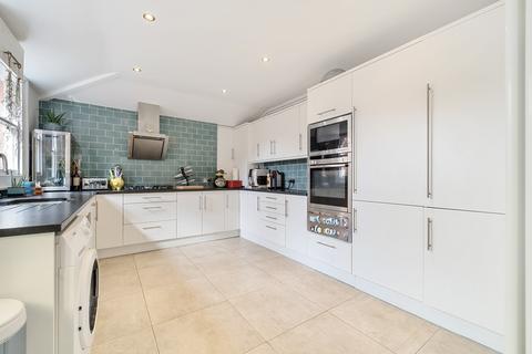 5 bedroom terraced house for sale, Middleway