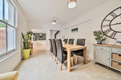 5 bedroom terraced house for sale, Middleway