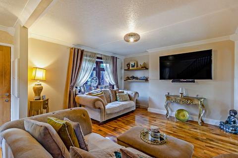 7 Erriff Drive, South Ockendon, RM15 5AN