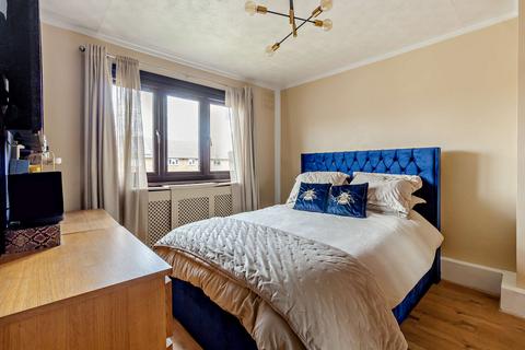 7 Erriff Drive, South Ockendon, RM15 5AN
