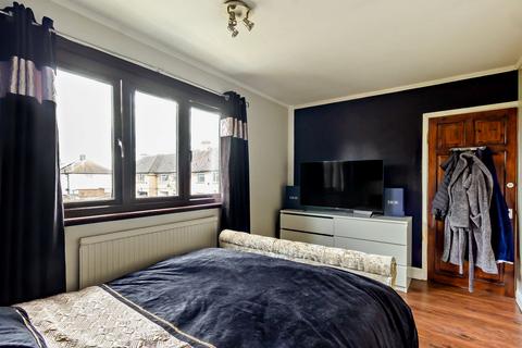 7 Erriff Drive, South Ockendon, RM15 5AN