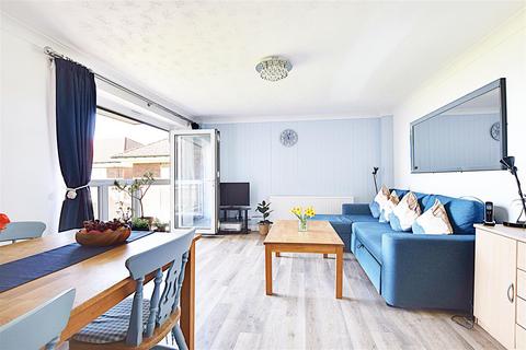 2 bedroom flat for sale, Sutton Place, Bexhill-On-Sea