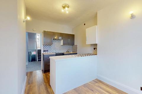 2 bedroom flat to rent, Hook Road, Surbiton