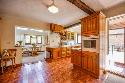 4 bedroom detached house for sale, Faversham Road, Charing, Ashford, Kent, TN27