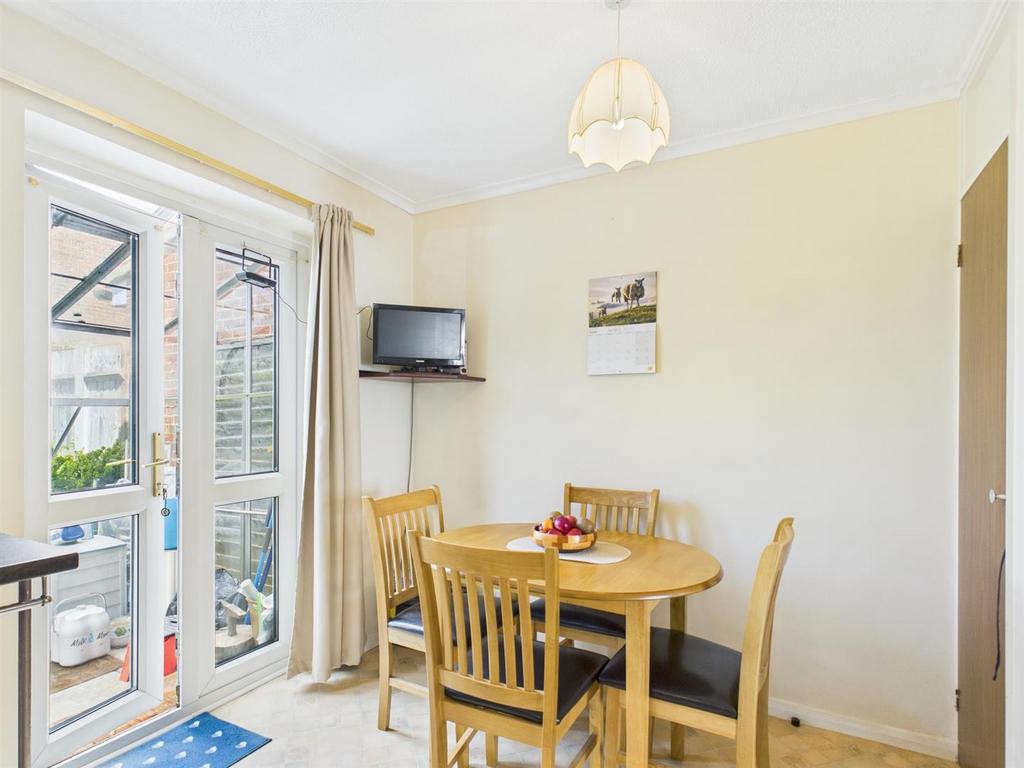 Dining Area.jpg