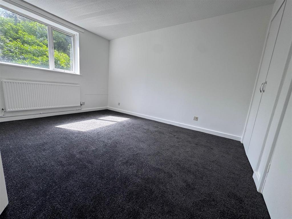 F5 EC Bedroom.jpg