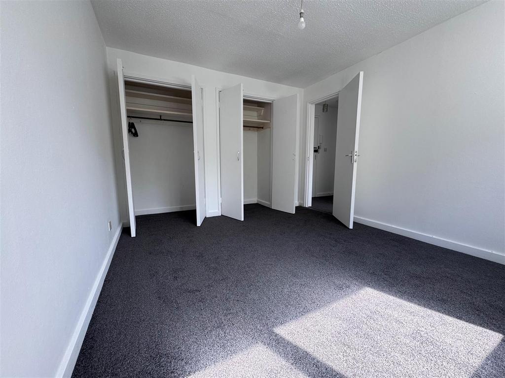 F5 EC Bedroom b.jpg