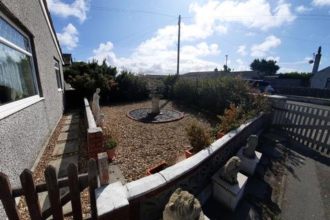 3 bedroom bungalow for sale, Roe Buck Estate, Llanfachraeth, Holyhead