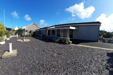 3 bedroom bungalow for sale, Roe Buck Estate, Llanfachraeth, Holyhead