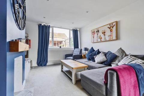 81 Hill View, Carterton, OX18 1BD