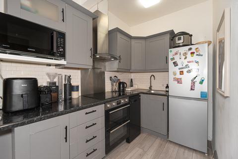 3 bedroom apartment for sale, Home Road, London, SW11