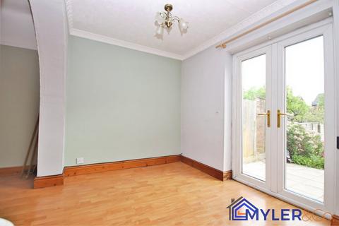 19 Nicholas Road, Widnes, WA8 8ST