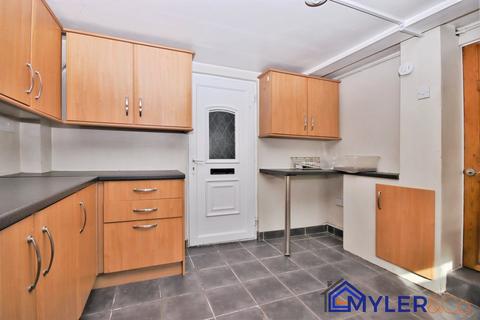 19 Nicholas Road, Widnes, WA8 8ST
