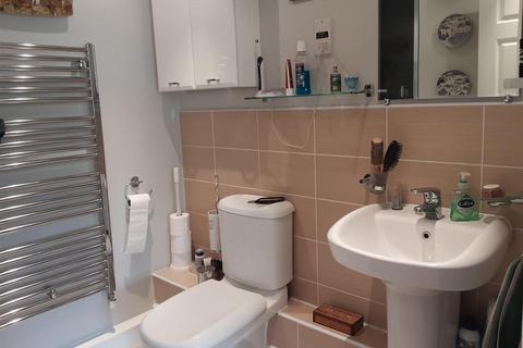 3 bedroom apartment to rent, Riverside Place, Stamford