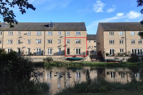 3 bedroom apartment to rent, Riverside Place, Stamford