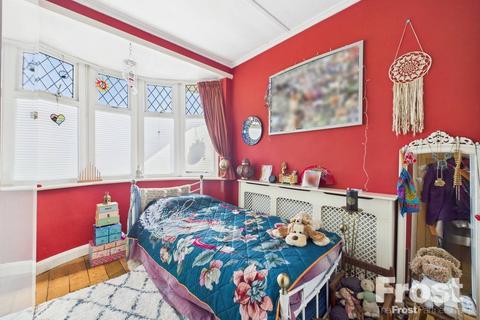 4 Parkfield Crescent, Feltham, TW13 7LA