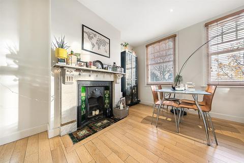 2 bedroom flat to rent, Half Moon Lane, London