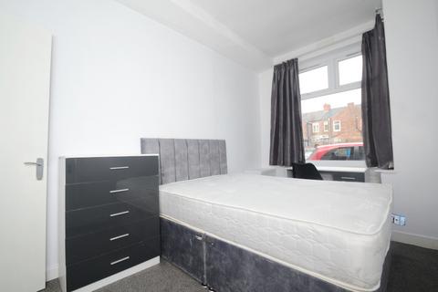 5 bedroom terraced house to rent, Brailsford Road, Manchester M14