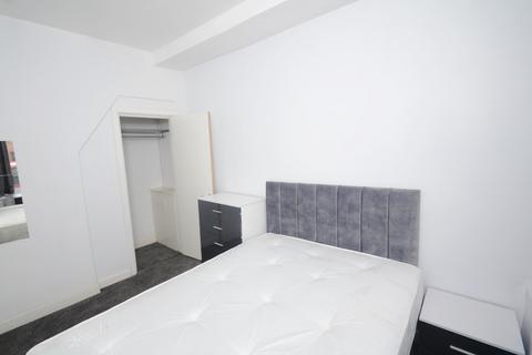 5 bedroom terraced house to rent, Brailsford Road, Manchester M14