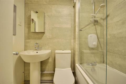 20 Huxley Close, Uxbridge, UB8 3PG