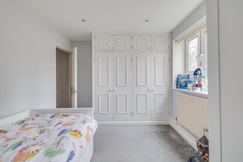 3 bedroom flat for sale, Barclay Close, Fulham, London