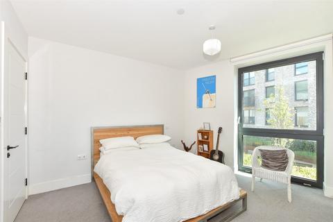 2 bedroom flat for sale, Saunders Park View, Brighton, East Sussex