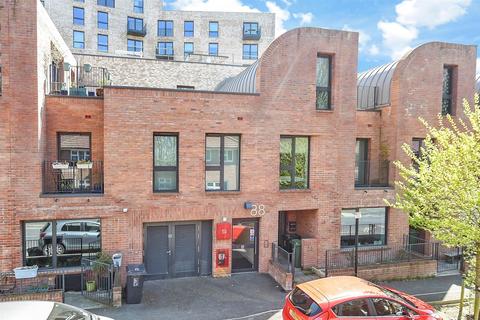 2 bedroom flat for sale, Saunders Park View, Brighton, East Sussex