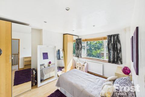 29 Tilstone Avenue, Eton Wick, Windsor, SL4 6NF