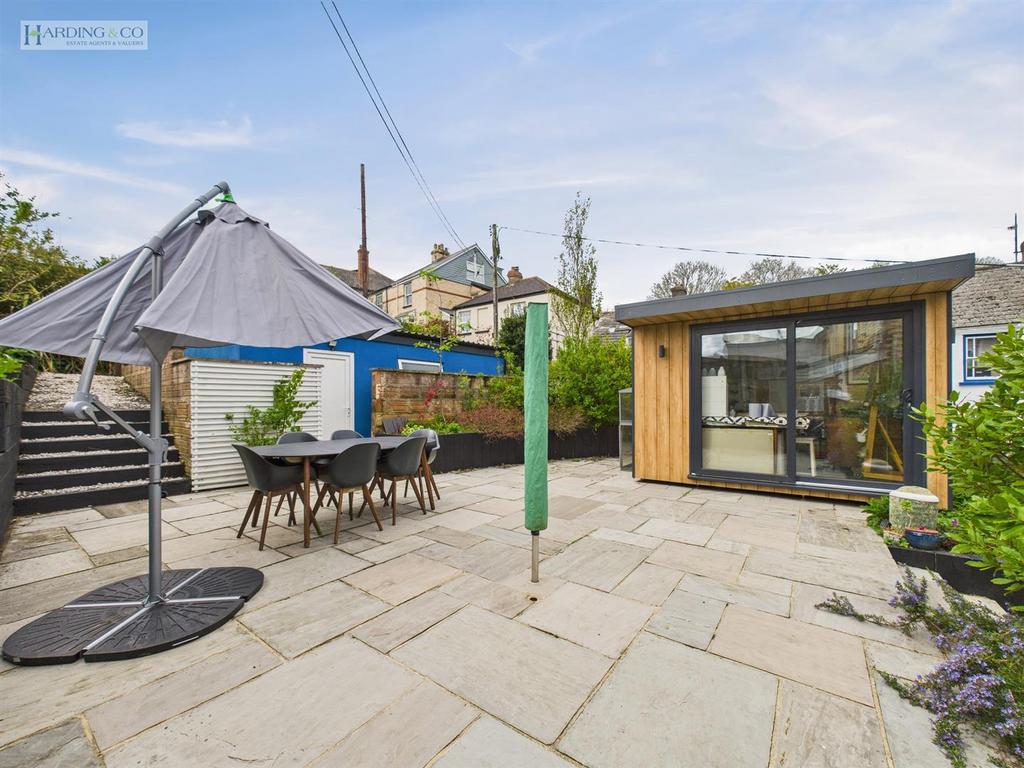 Rear garden vi.jpg