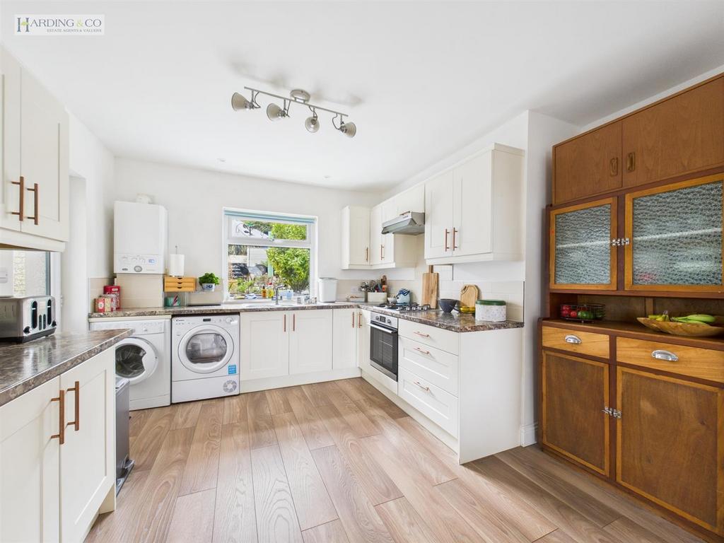 Kitchen ii.jpg