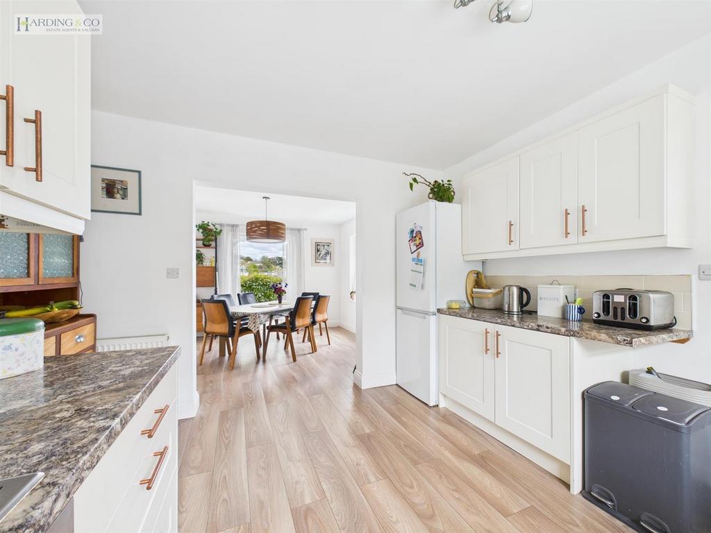 Kitchen iv.jpg